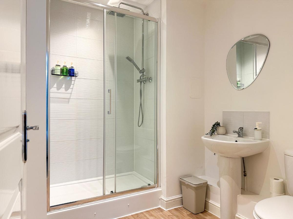 Luxury 2 Bedroom City Centre Apartment - Secure Parking - Amazing Location! Canterbury Exterior foto