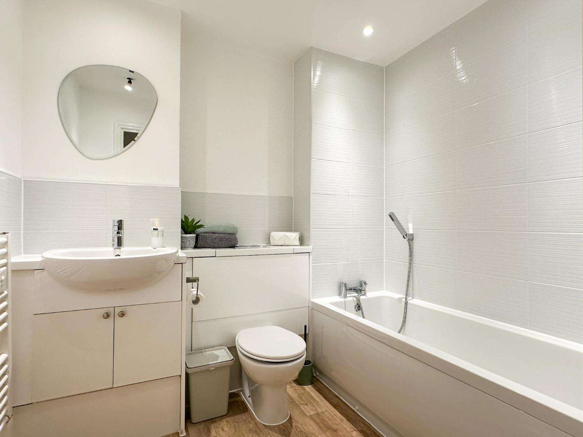 Luxury 2 Bedroom City Centre Apartment - Secure Parking - Amazing Location! Canterbury Exterior foto